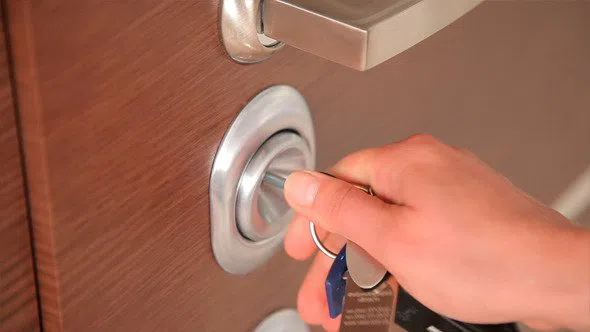  Tampa Lock Master Tampa, FL 813-262-9158